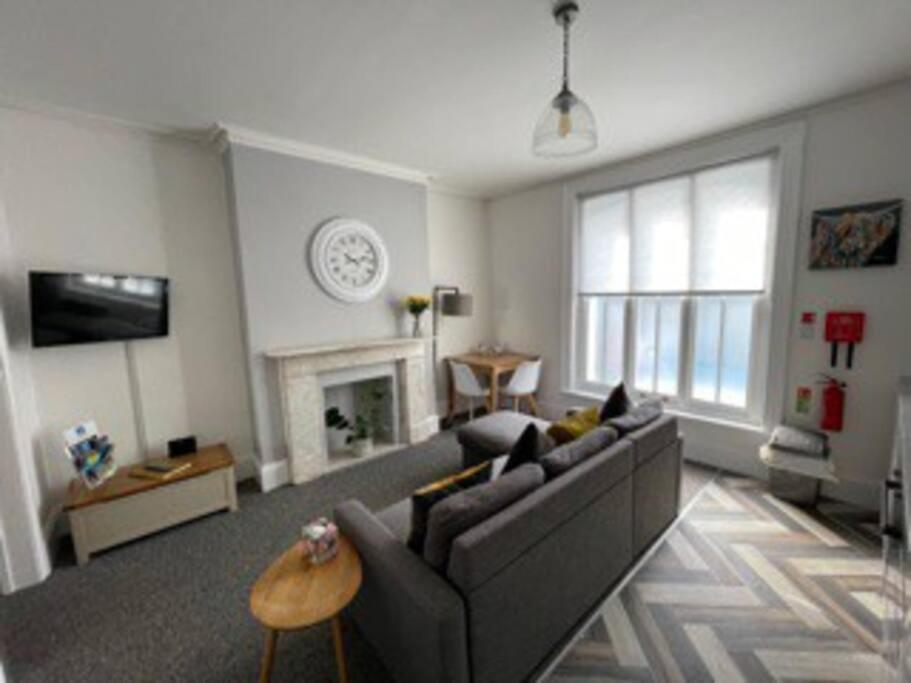 Bournecoast: Modern - Town Centre - Beach - Fm6140 Apartment *