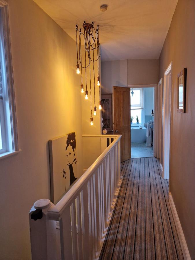 Stunning 3 Bedroom Holiday Near The Beach Holiday home