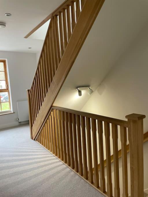 Family Close To Town Centre *
