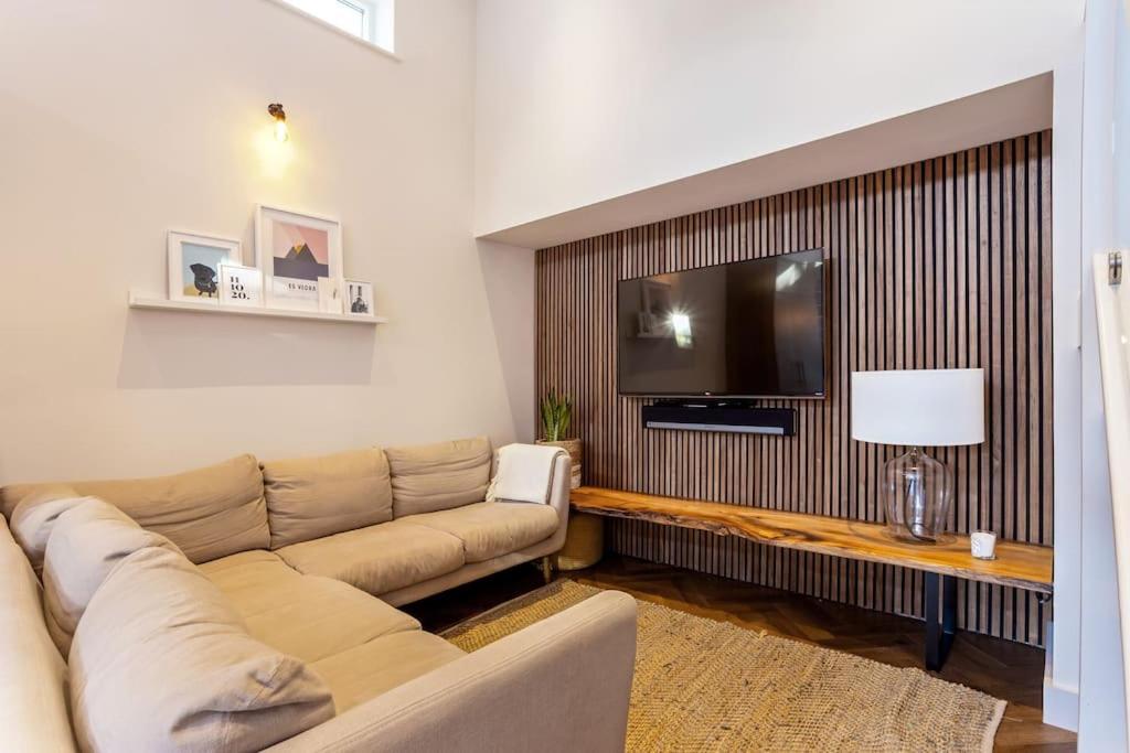Family Close To Town Centre Holiday home *