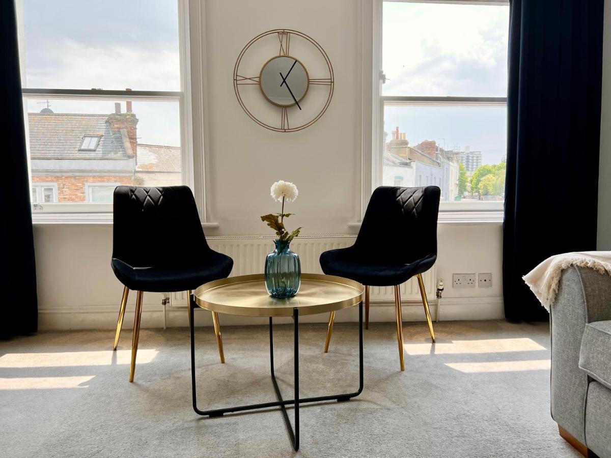 Apartment Azure Haven -