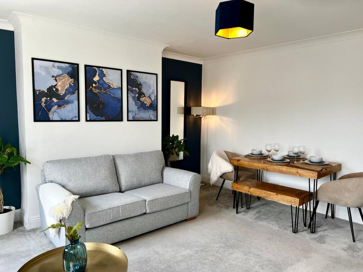Apartment Azure Haven -