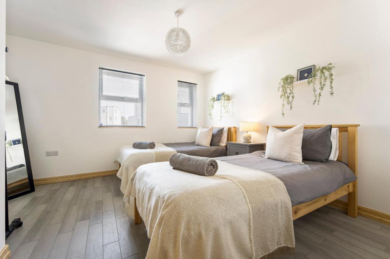 Coastal Charm Townhouse: Renovated 3-bedroom With Parking *