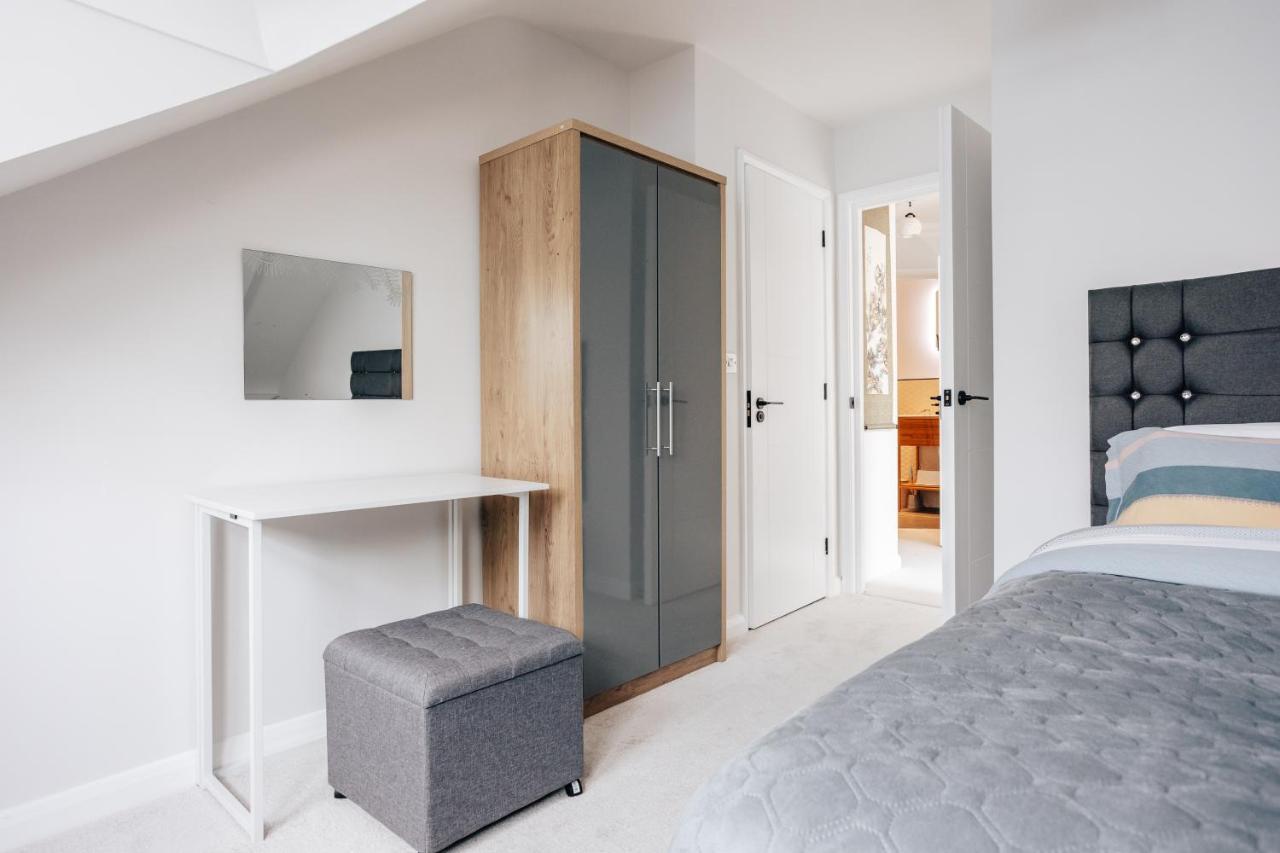 Luxury Sleeps 7 Guests With Free Parking And Netflix * Bournemouth