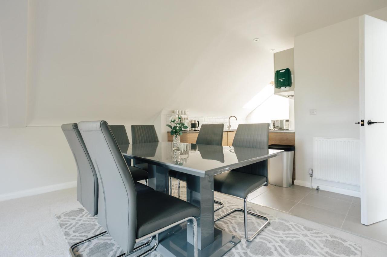 Apartment Luxury Sleeps 7 Guests With Free Parking And Netflix Bournemouth