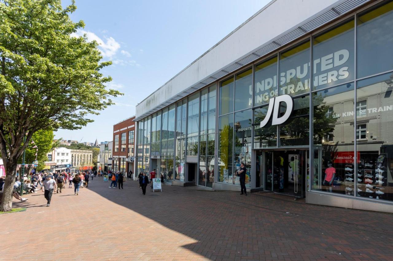Luxury Sleeps 7 Guests With Free Parking And Netflix Bournemouth