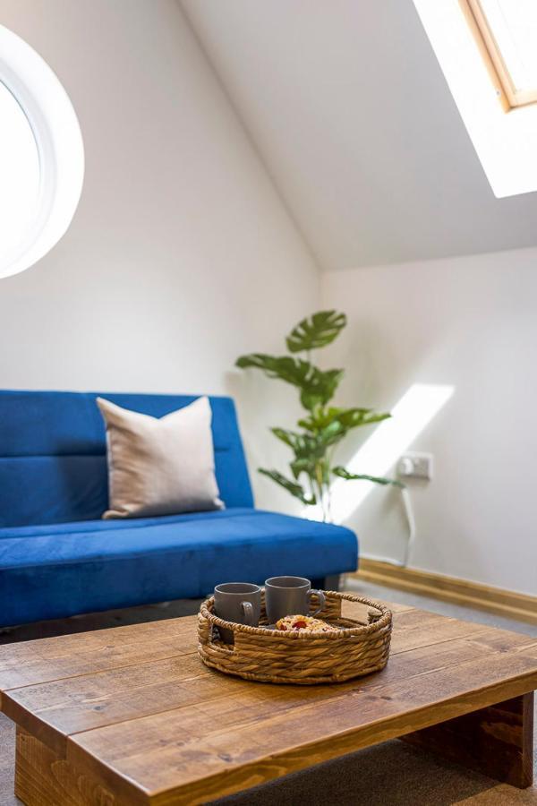 Coastal Charm Townhouse: Renovated 3-bedroom With Parking *