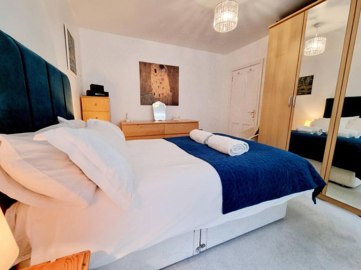 Cosy Family Haven: Spacious 3-bedroom Retreat In Christchurch *