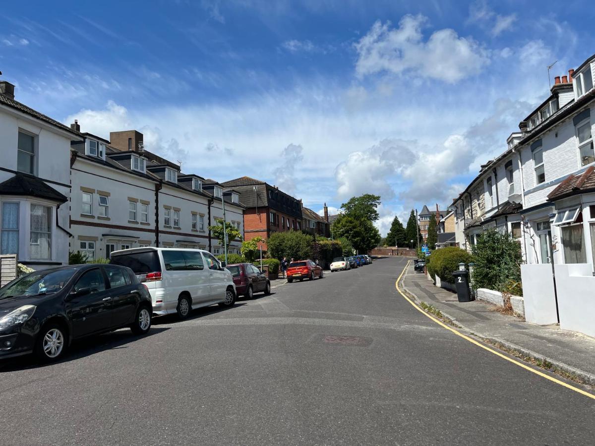 Town Centre White House Homestay