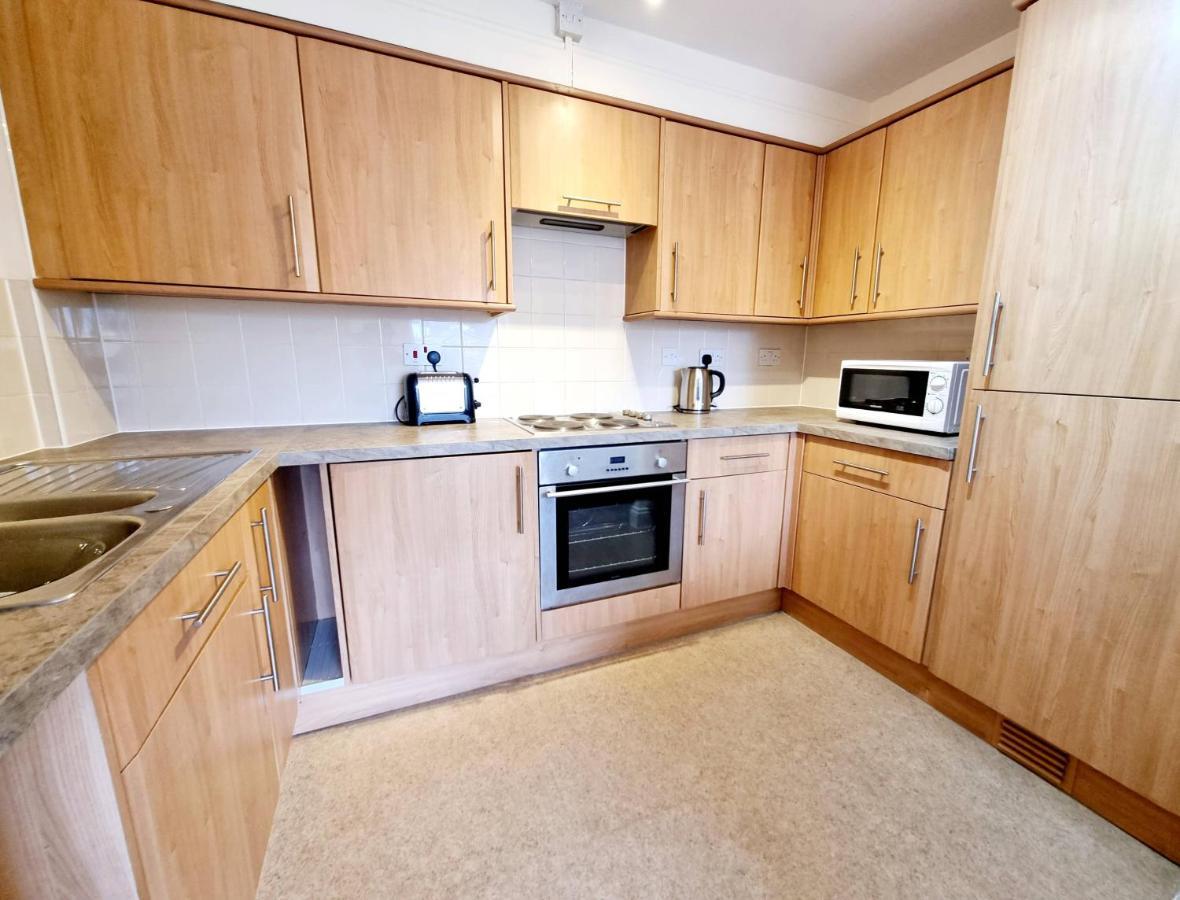 Apartment Cityscape Haven: 1 Bedroom With Terrace And View Bournemouth