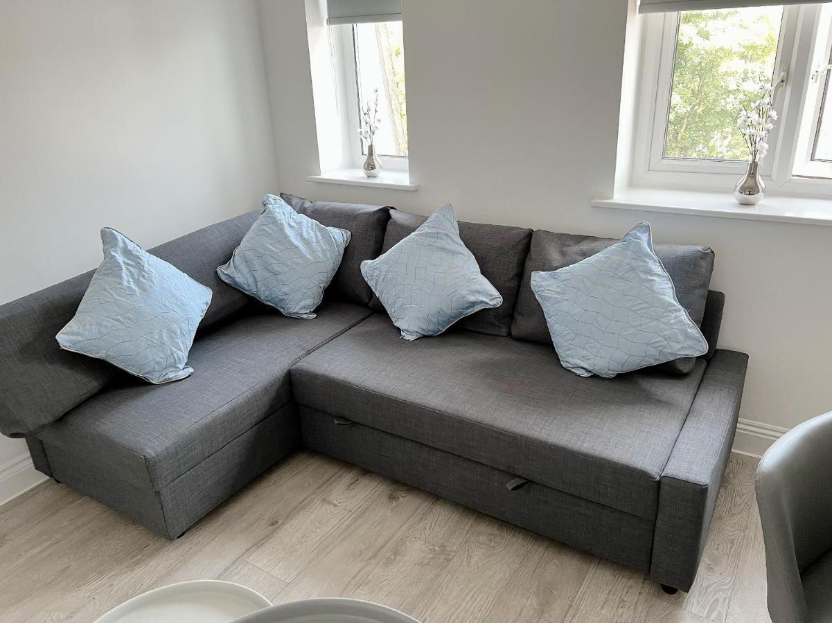 Flat 12 Palm Court Apartment *