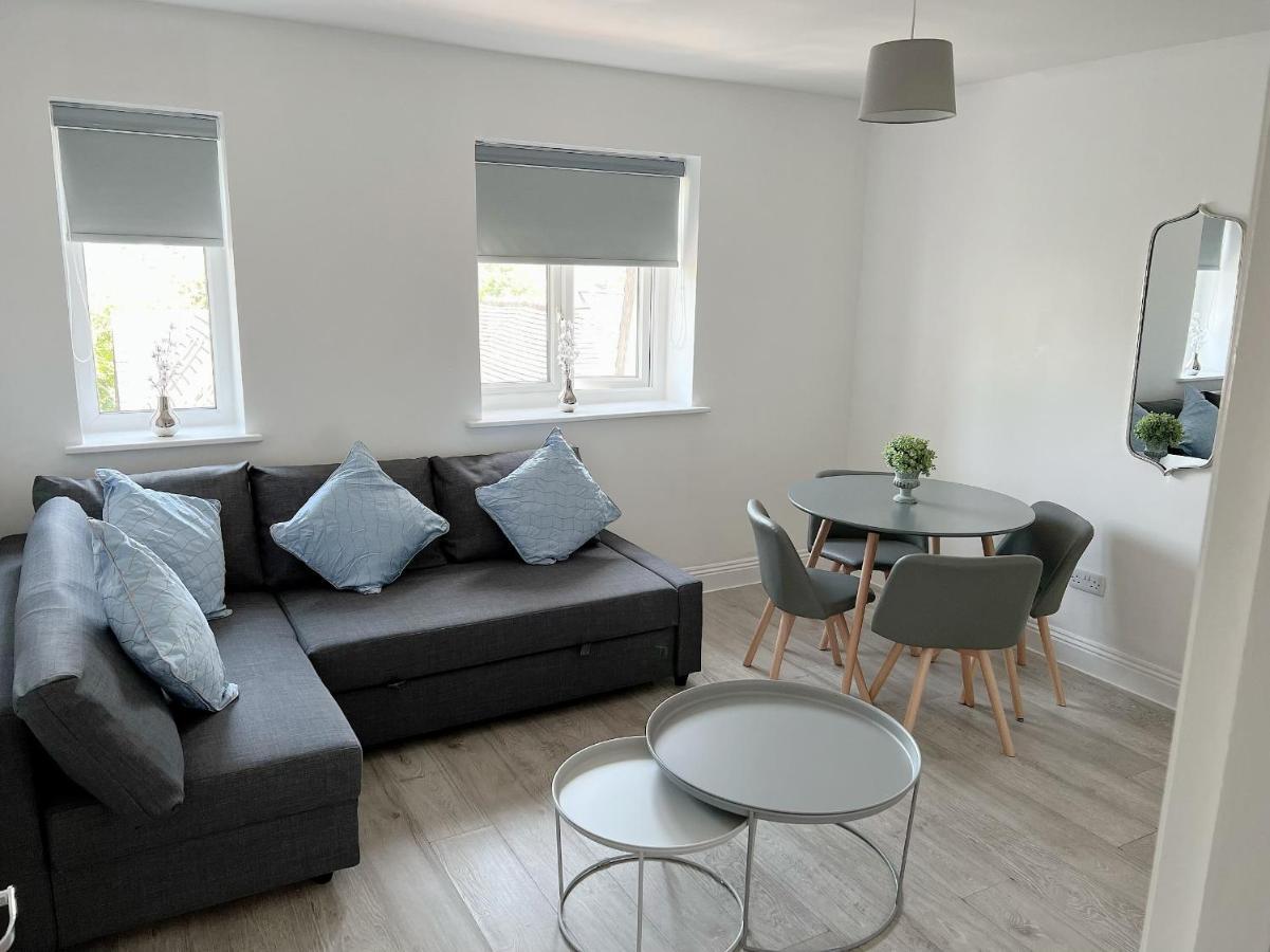 Flat 12 Palm Court