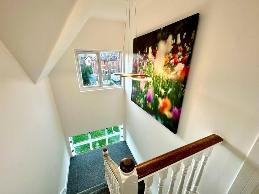 Spacious Retreat: 4-bedroom Group Haven With Smart Amenities *