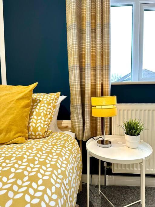 Spacious Retreat: 4-bedroom Group Haven With Smart Amenities
