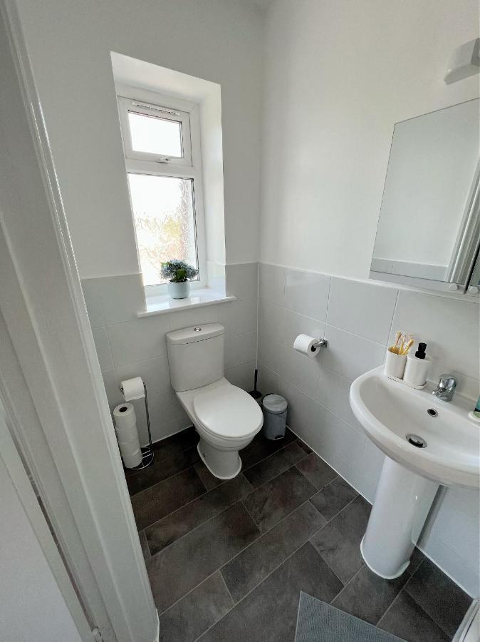 Flat 12 Palm Court