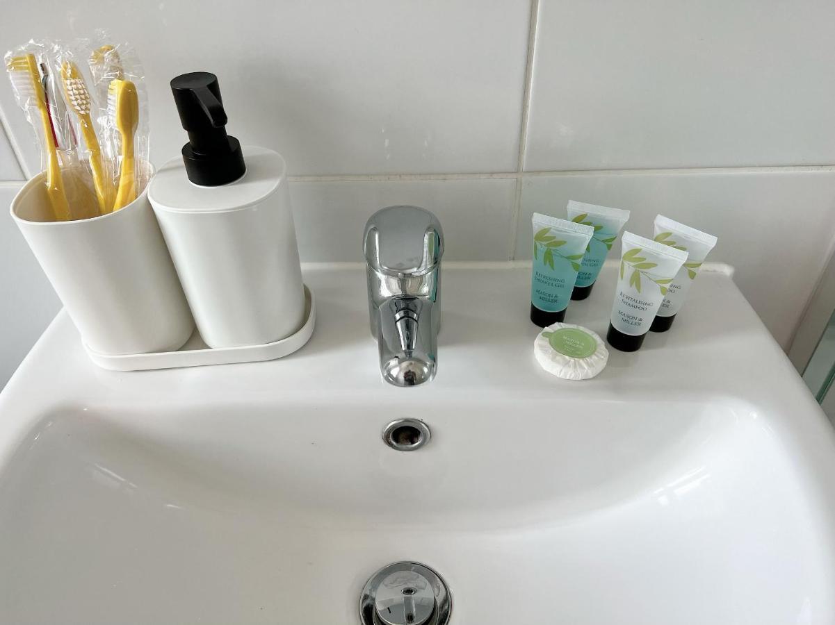 Flat 12 Palm Court Apartment *