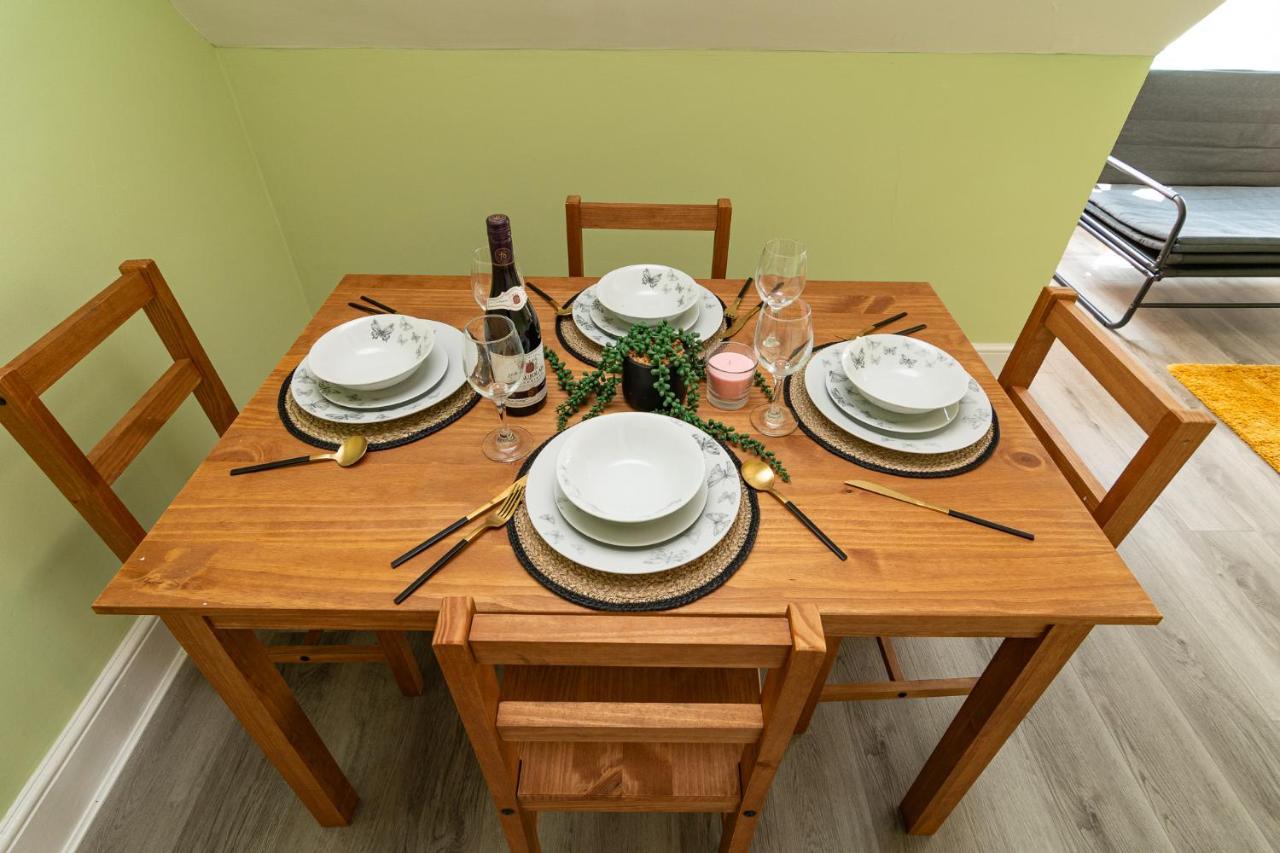 Amazing 2bed In Apartment