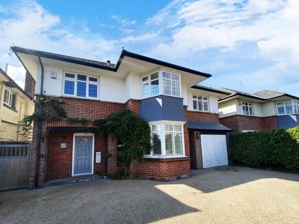 Four Bedroom Family Abode With Hot Tub, Garden And Bbq * Bournemouth