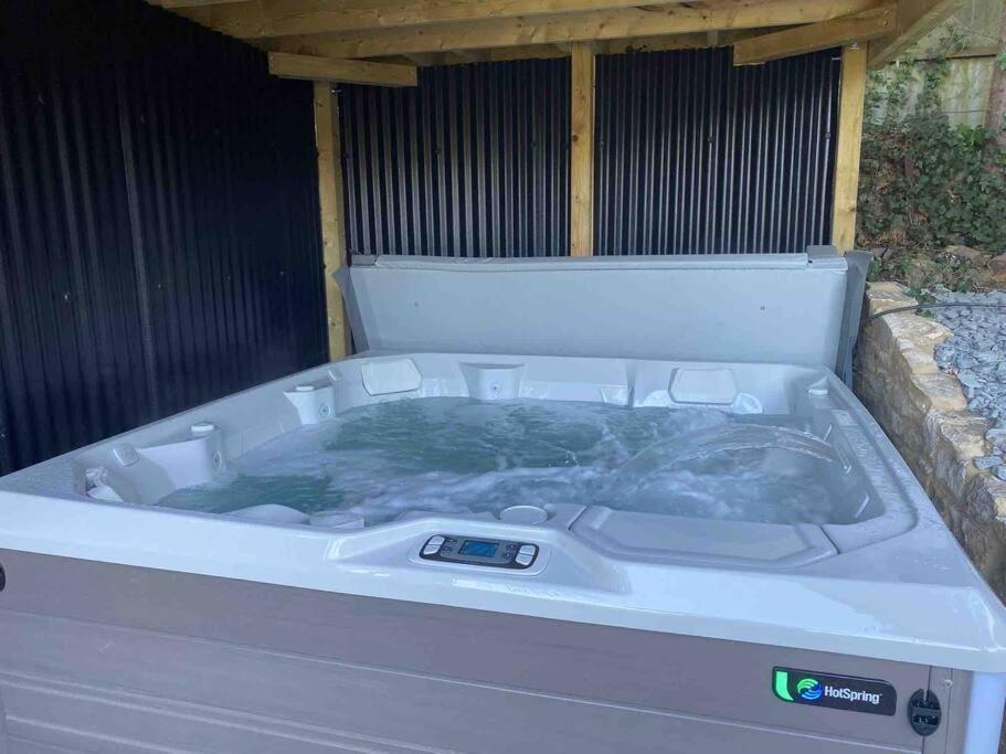 Holiday home Luxury Bmth House With Hot Tub. Stunning!