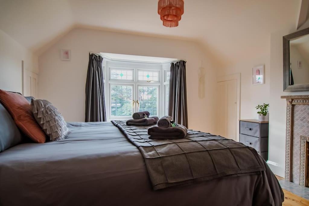 Holiday home Luxury Bmth House With Hot Tub. Stunning!