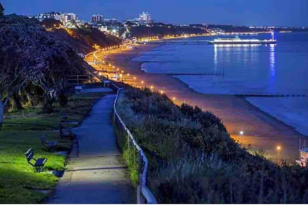 Luxury Bmth House With Hot Tub. Stunning! Holiday home Bournemouth