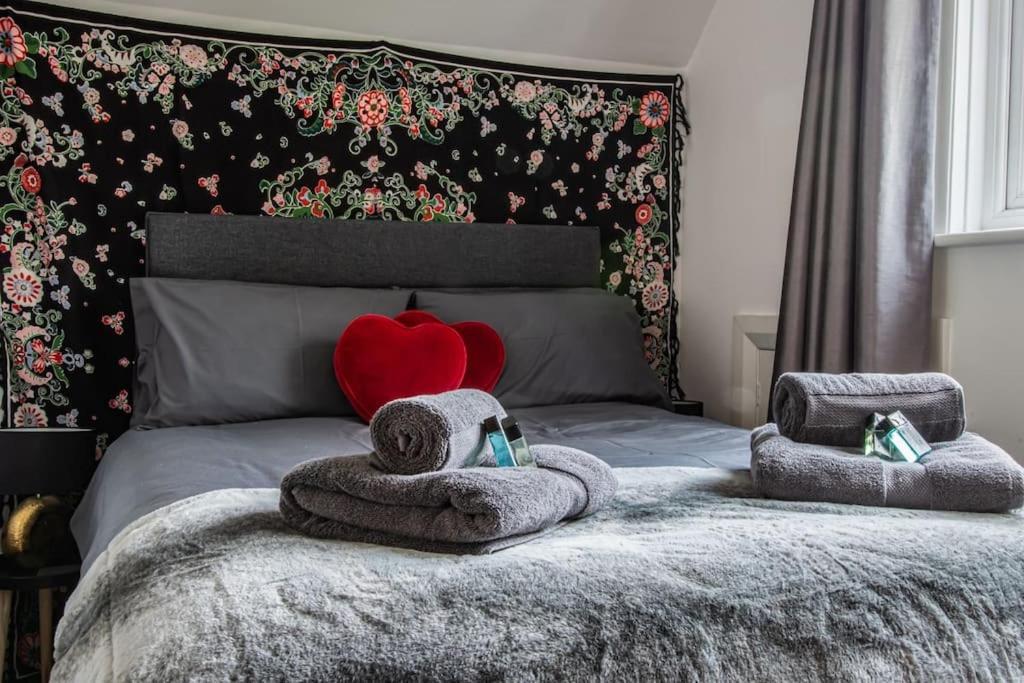 Luxury Bmth House With Hot Tub. Stunning! Holiday home *