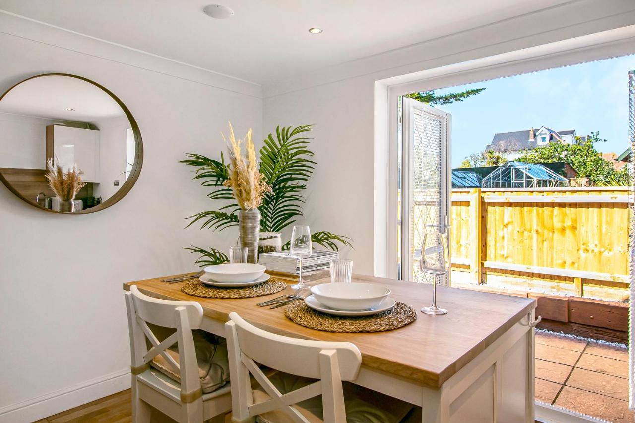 The Annex: Beachfront Luxury With Pet-friendly Patio Holiday home