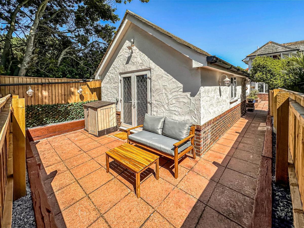 The Annex: Beachfront Luxury With Pet-friendly Patio Holiday home *