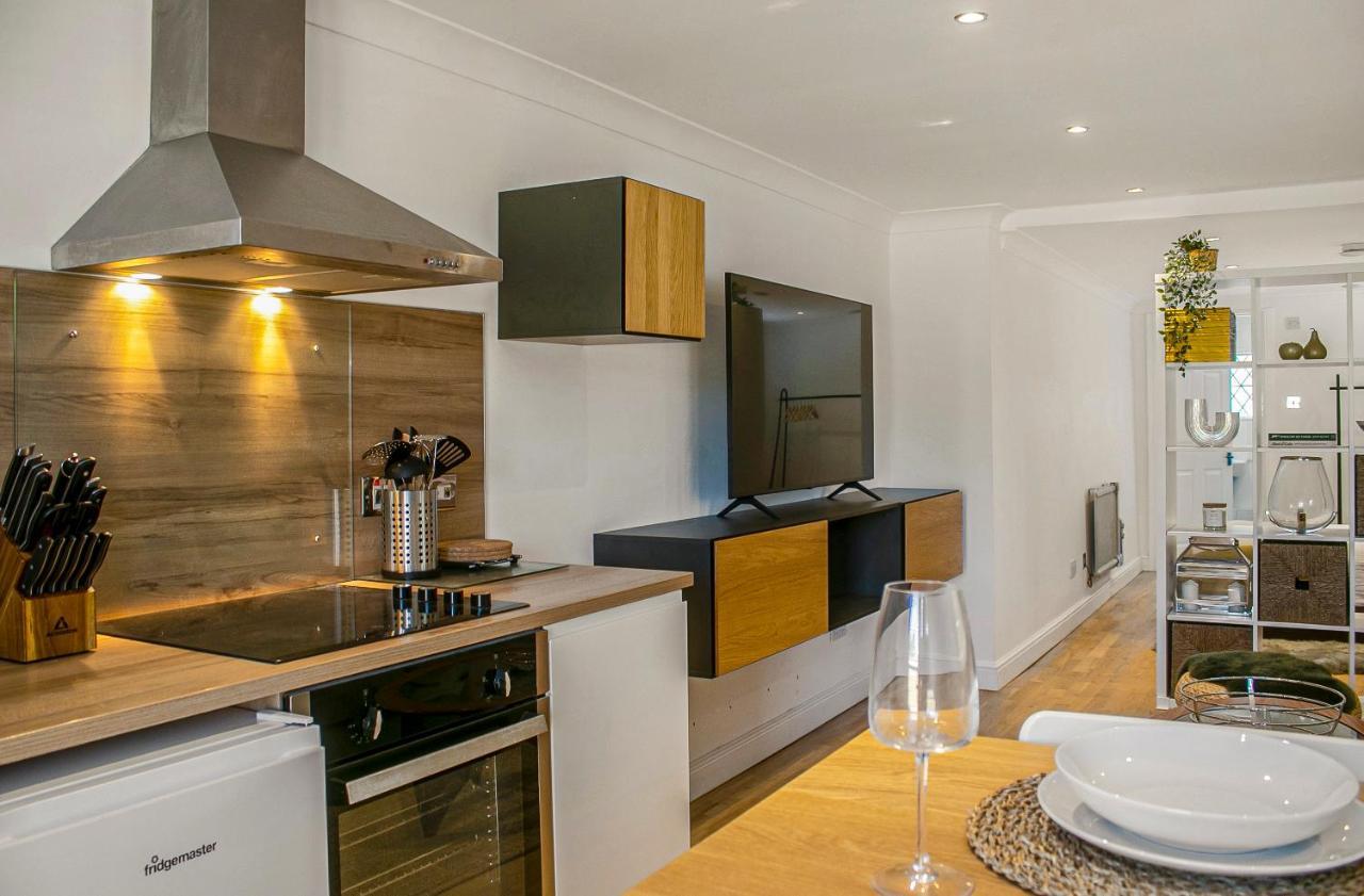 Holiday home The Annex: Beachfront Luxury With Pet-friendly Patio