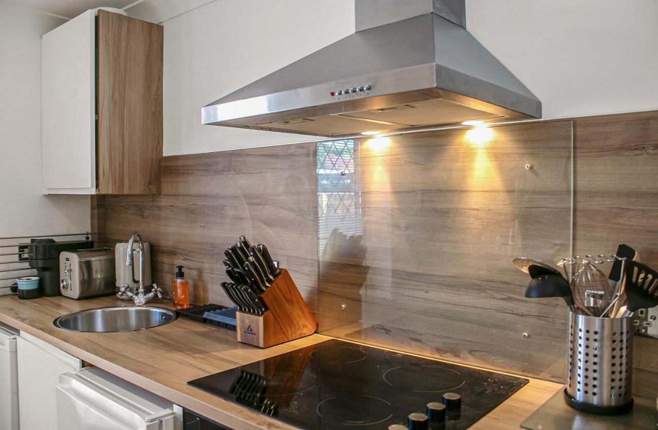 Holiday home The Annex: Beachfront Luxury With Pet-friendly Patio Bournemouth