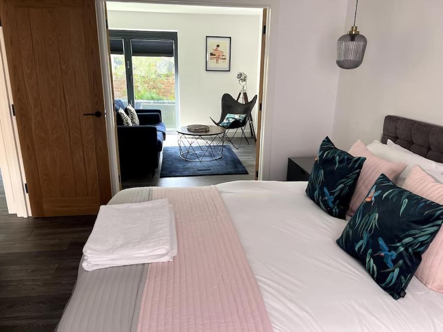 The Hideaway With Own Private Sunny Garden * Bournemouth