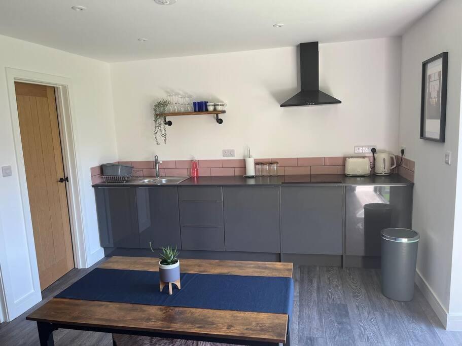 The Hideaway With Own Private Sunny Garden * Bournemouth
