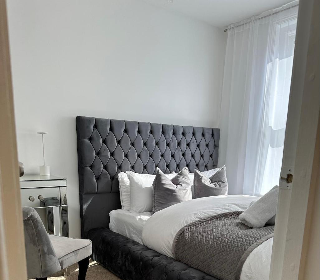 The Smaller New Refurbished Ensuite 5min From Parking In *