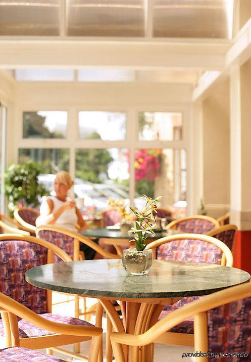Elstead Hotel