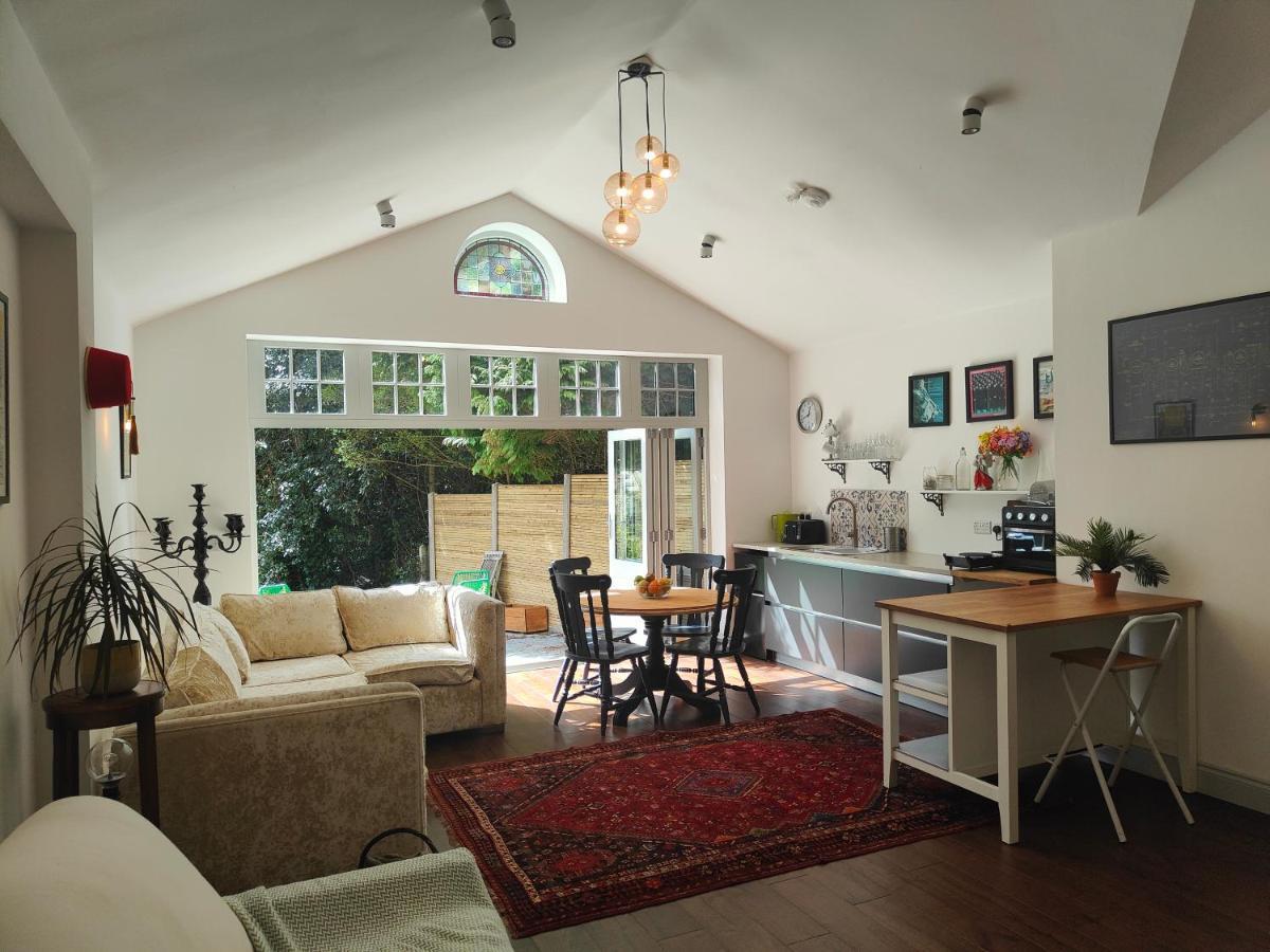 Apartment Peaceful Getaway In Forested Park Bournemouth