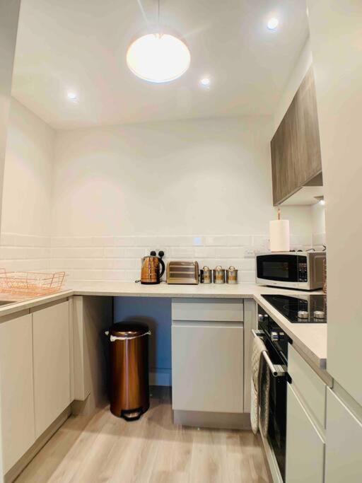 Lovely Central Flat 10 Minute To Beach Apartment