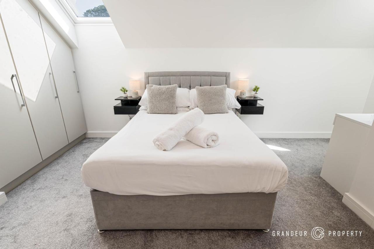 Carbery Ridge By Grandeur Apartment