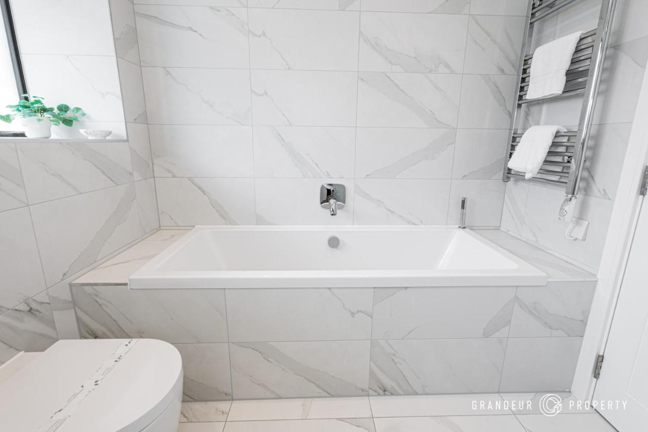 Carbery Ridge By Grandeur Apartment *