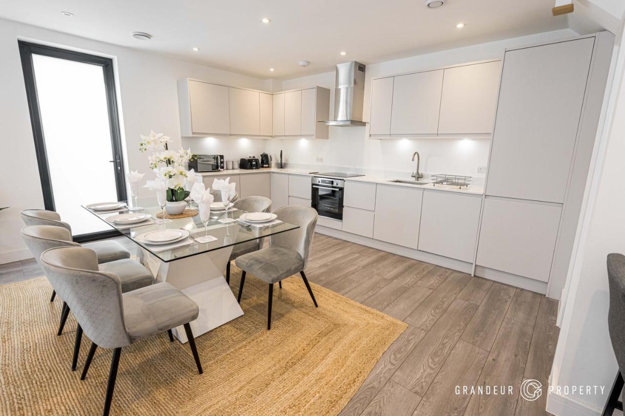 Carbery Ridge By Grandeur Apartment