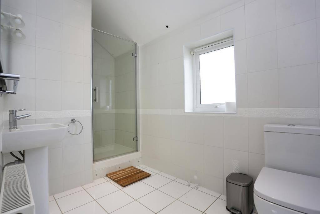 Bournecoast: With Snug-games Room-garden-3114 *