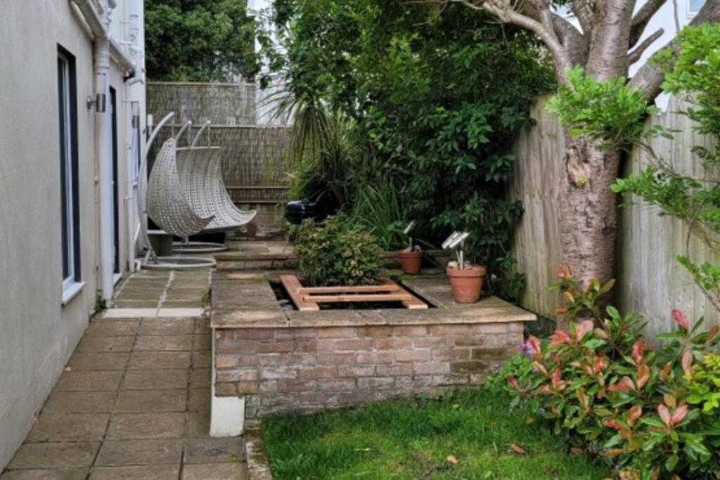 Bournecoast: With Snug-games Room-garden-3114 Bournemouth