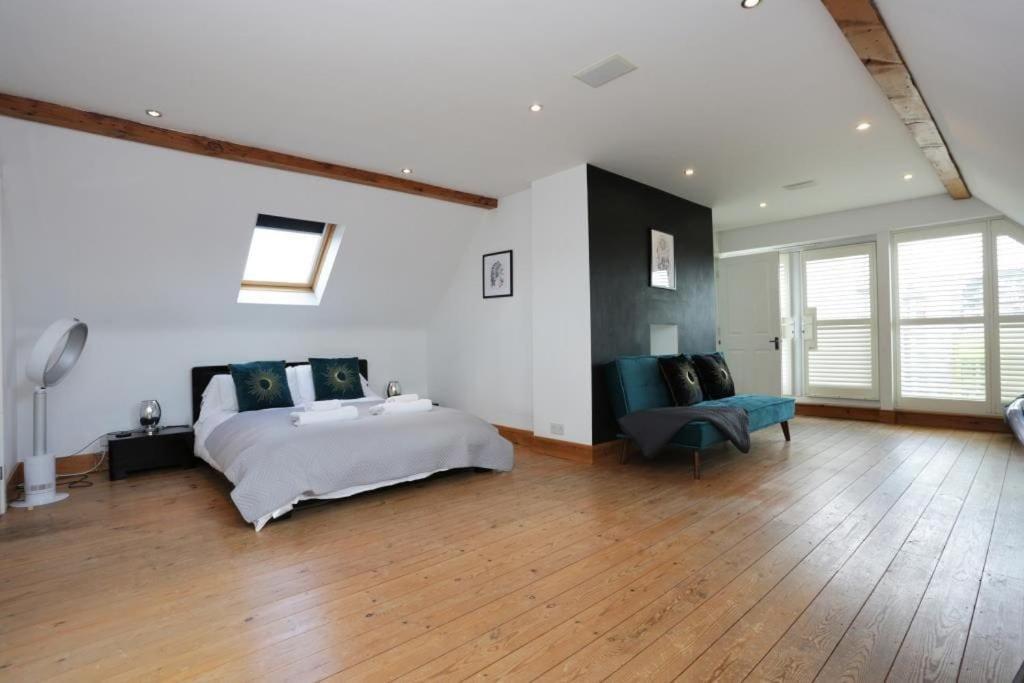 Bournecoast: With Snug-games Room-garden-3114 *