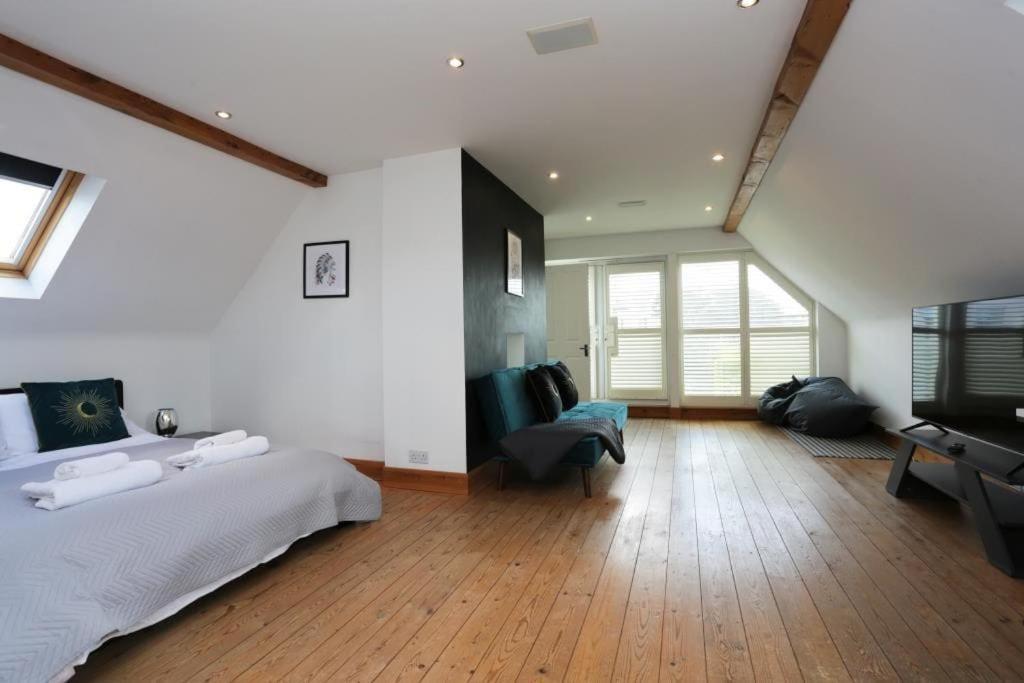 Holiday home Bournecoast: With Snug-games Room-garden-3114