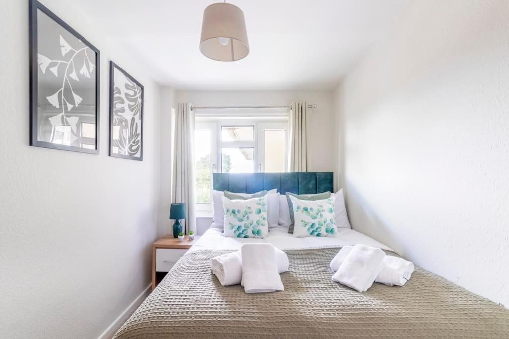 Panoramic Sea View Sleeps 4-free Parking