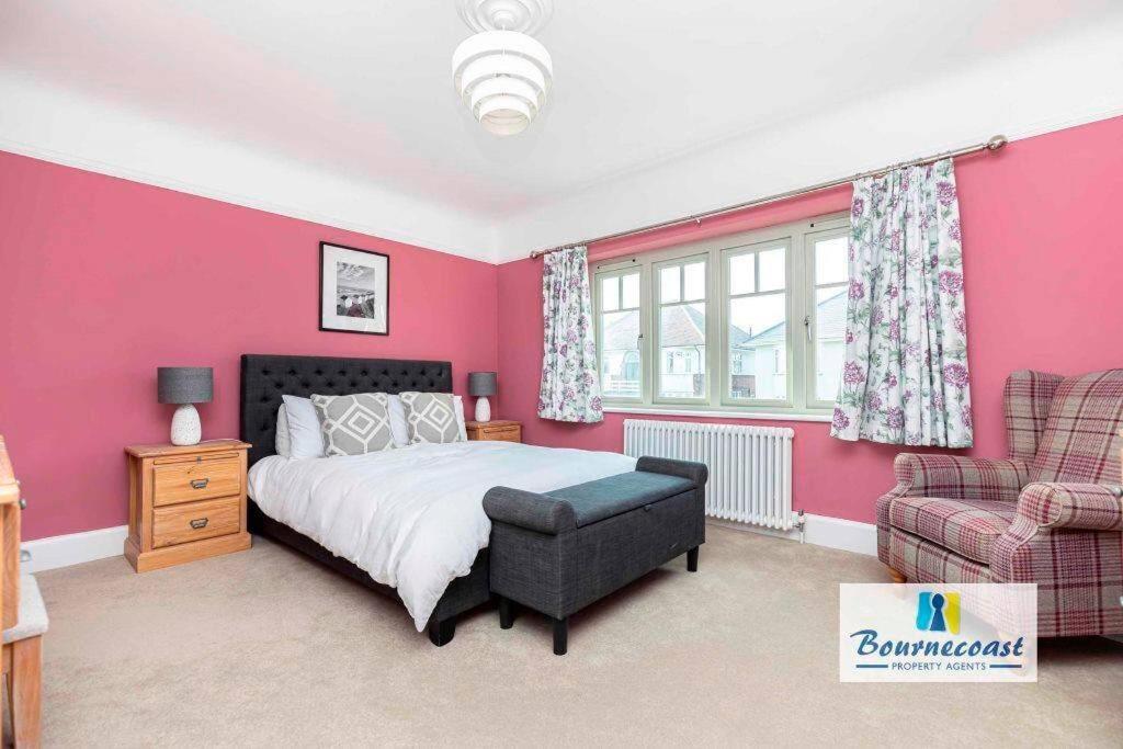 Bournecoast:large Minutes From Beach- Hb6228 Holiday home *