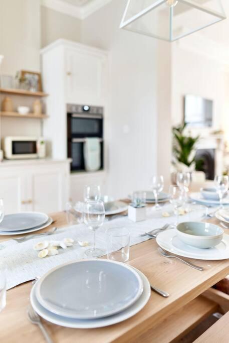 Holiday home The House Sleeps 20 & 4 Mins To The Bournemouth