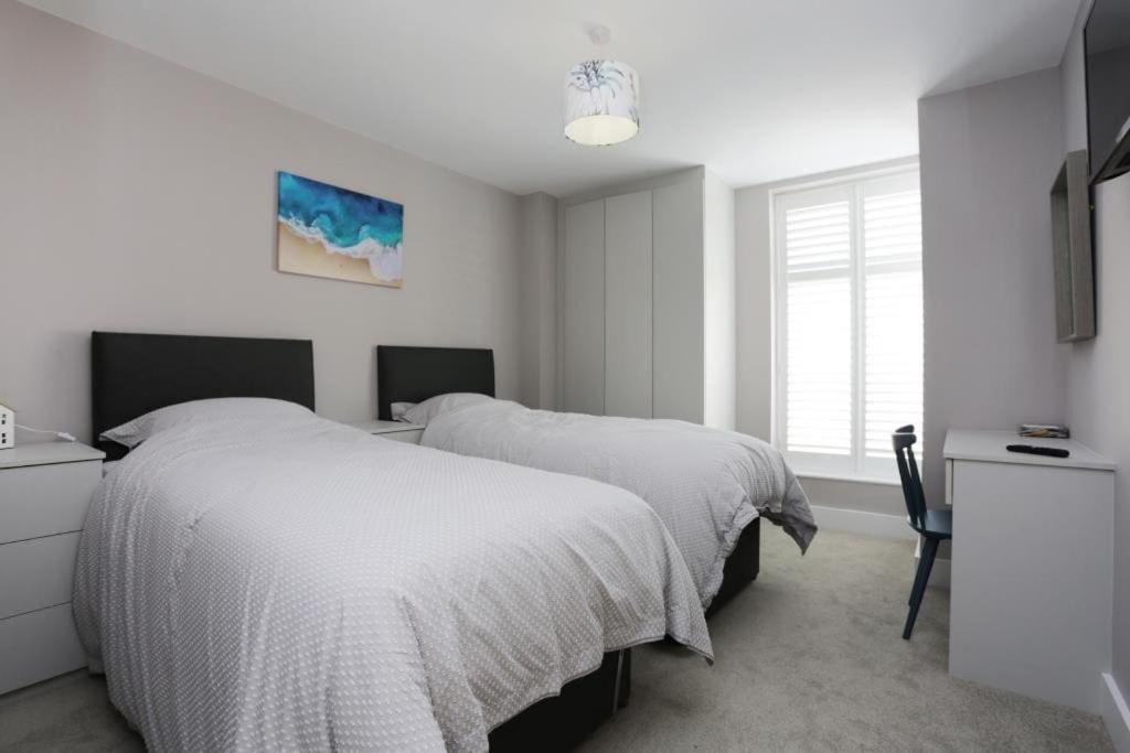 Bournecoast: Modern 2 Bed Flat With Patio - Fm8413 Apartment Bournemouth