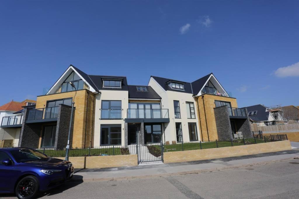 Bournecoast: Modern 2 Bed Flat With Patio - Fm8413 * Bournemouth
