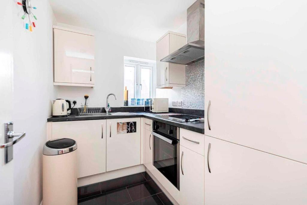 Bournecoast- Near Town Centre And With Hut - Fm6114 Apartment Bournemouth