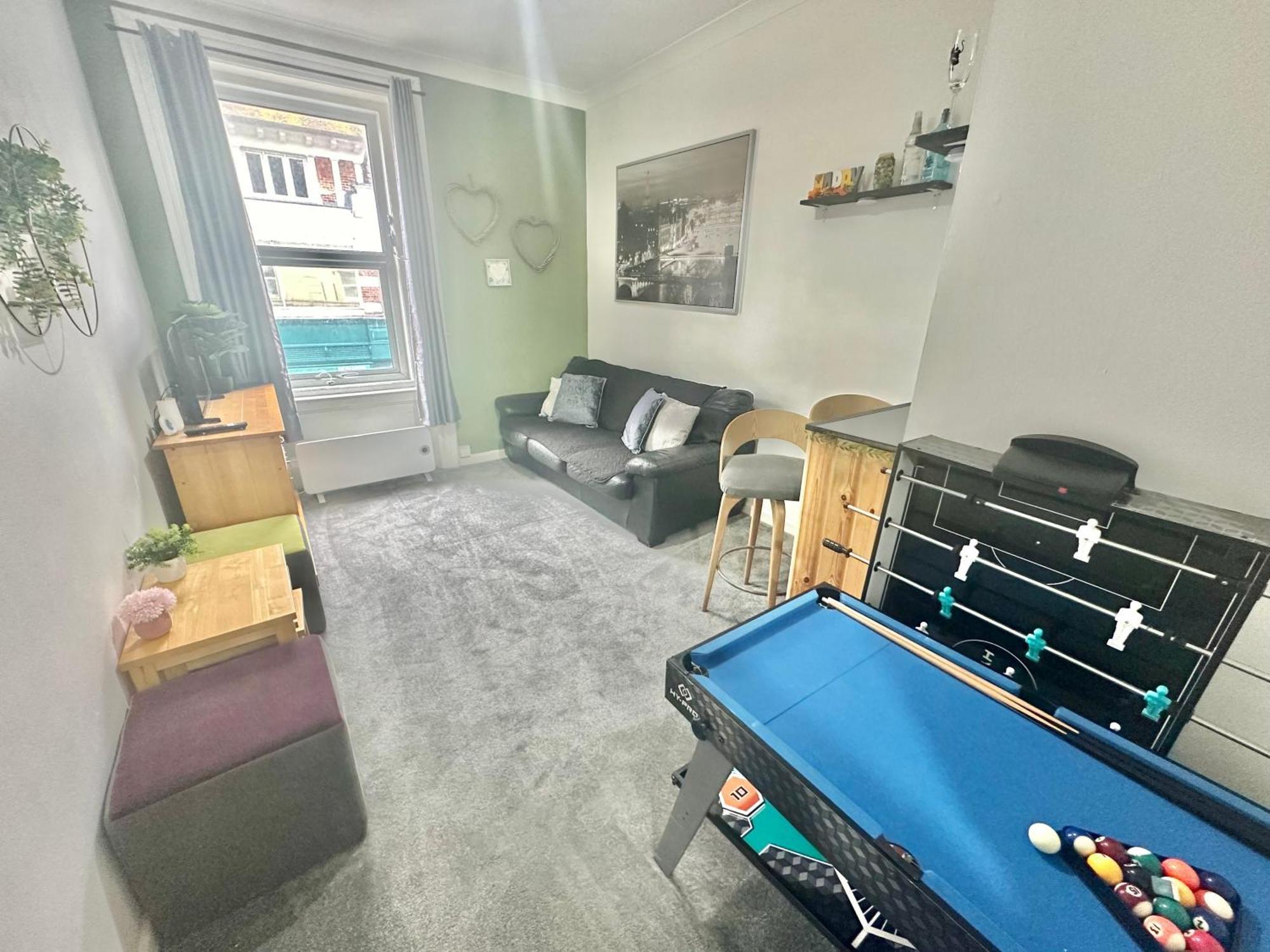 Apartment Homely In The Heart Of Town Centre - Sleeps 6